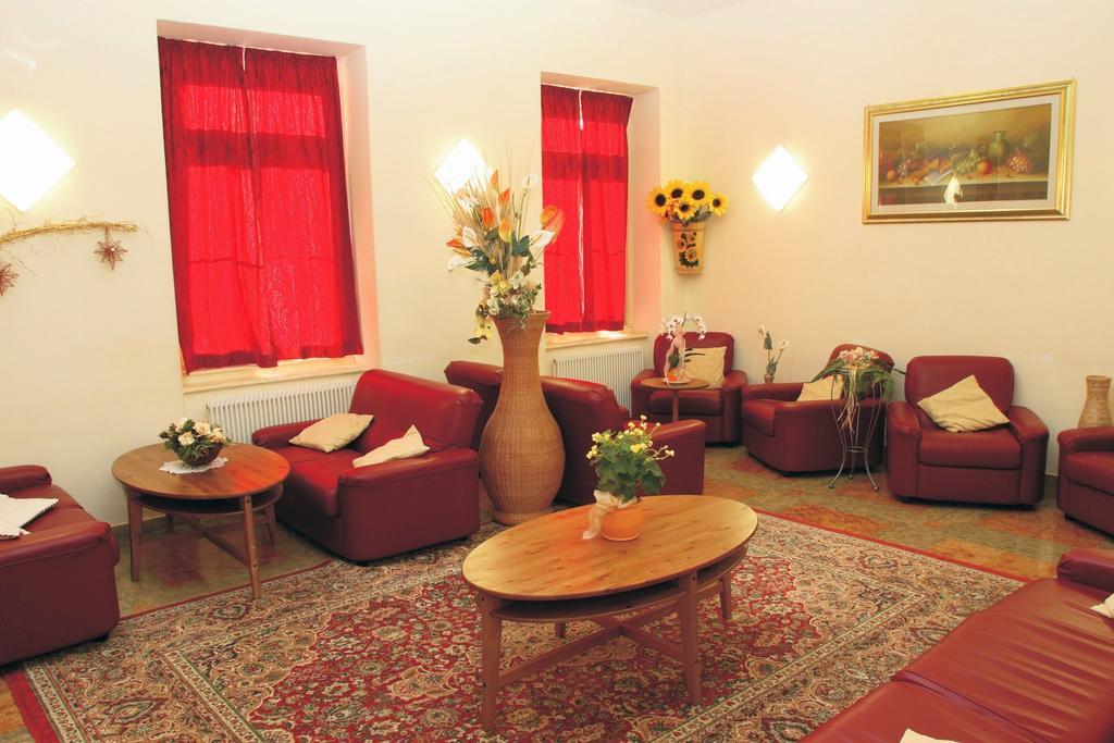 Centro Vacanze Grand Hotel Dobbiaco Luaran gambar