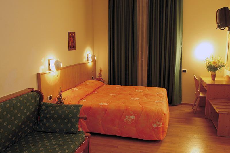 Centro Vacanze Grand Hotel Dobbiaco Luaran gambar