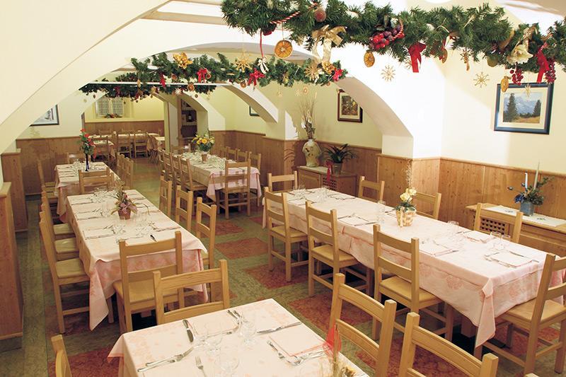 Centro Vacanze Grand Hotel Dobbiaco Luaran gambar